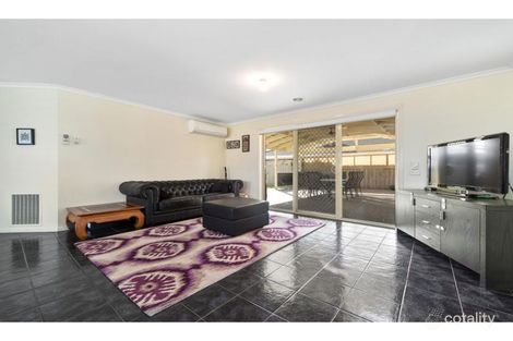 Property photo of 13 Ross Crescent Skye VIC 3977