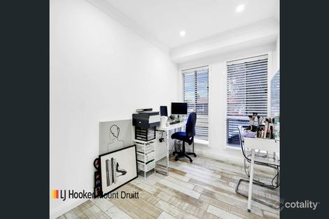 Property photo of 61 Barnard Crescent Oakhurst NSW 2761