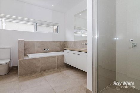 Property photo of 23 Crepe Avenue Cranbourne West VIC 3977