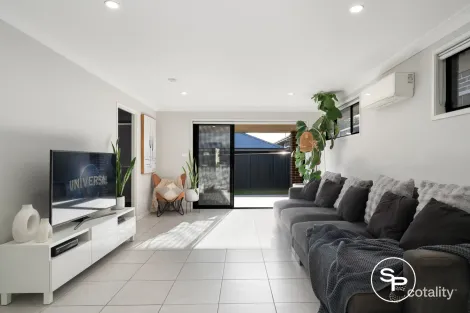 Property photo of 7 Summers Street Spring Farm NSW 2570