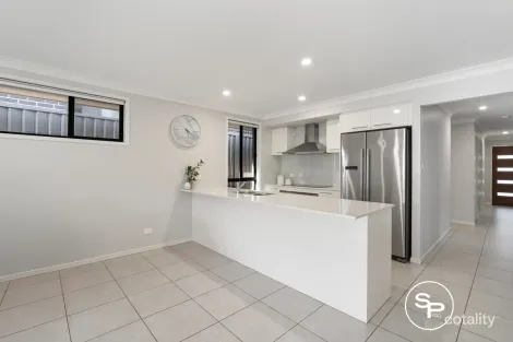 Property photo of 7 Summers Street Spring Farm NSW 2570