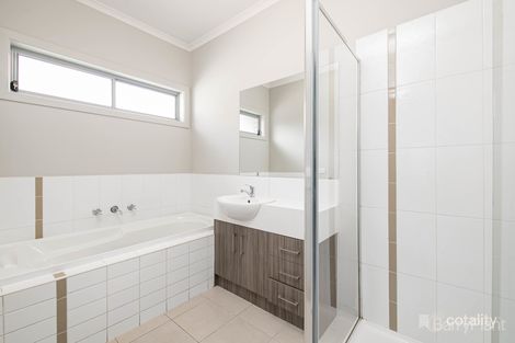 Property photo of 5/7-8 Roseville Court Berwick VIC 3806