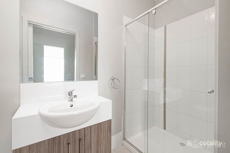 Property photo of 5/7-8 Roseville Court Berwick VIC 3806