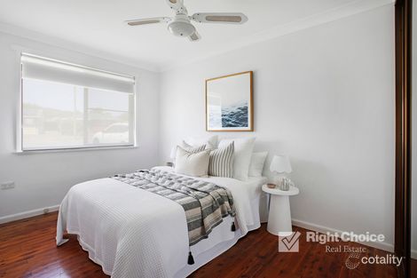 Property photo of 11 Malin Road Oak Flats NSW 2529
