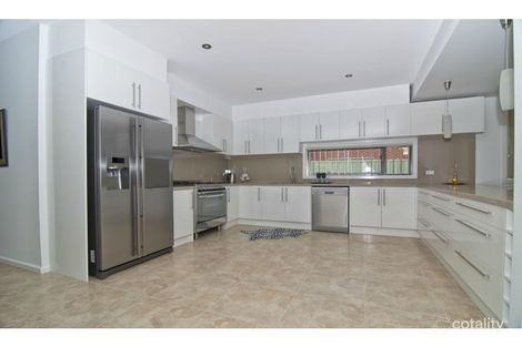 4 Sun Orchid Dr, Pakenham, VIC 3810