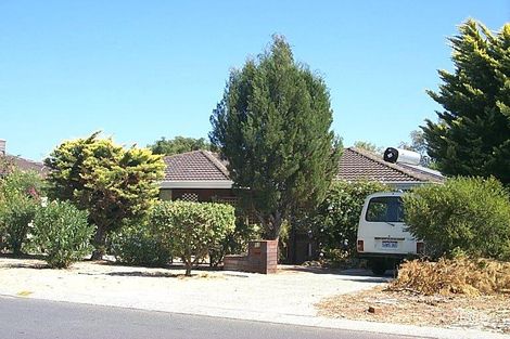 17 Glenside Cres, Craigie, WA 6025