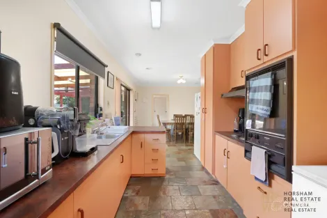 Property photo of 9 De Castella Drive Horsham VIC 3400
