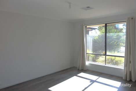Property photo of 5 Almandine Lane Munno Para West SA 5115