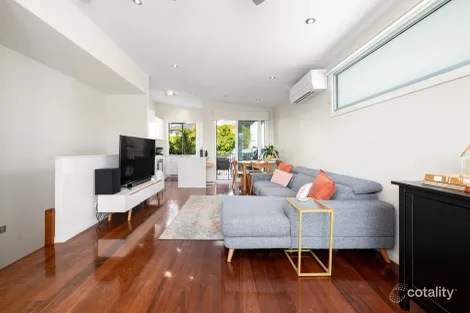 Property photo of 28 Hurd Terrace Morningside QLD 4170
