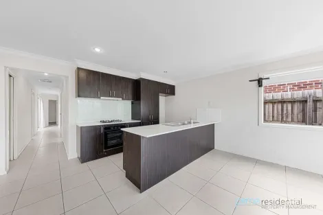 1/10 Starflower Way, Truganina, VIC 3029