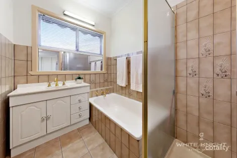 Property photo of 28 Station Avenue St Albans VIC 3021