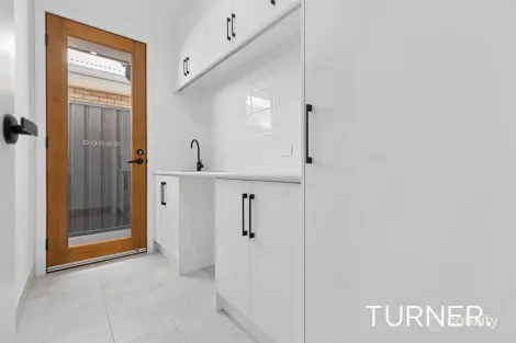 Property photo of 44 Harriet Circuit Regency Park SA 5010