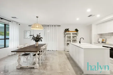 Property photo of 95 Welshpool Road East Lesmurdie WA 6076