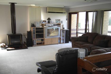Property photo of 28 Glenbrook Crescent Georges Hall NSW 2198
