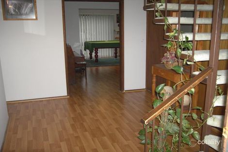 Property photo of 28 Glenbrook Crescent Georges Hall NSW 2198