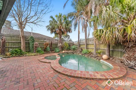 2 Dirleton Cl, Frankston, VIC 3199