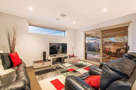 Property photo of 31 Sierra Walk Cranbourne North VIC 3977