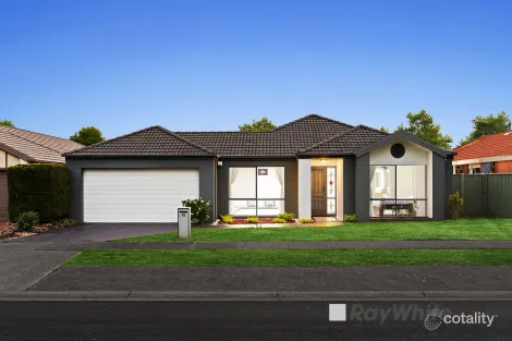 Property photo of 17 Hunt Club Boulevard Cranbourne East VIC 3977