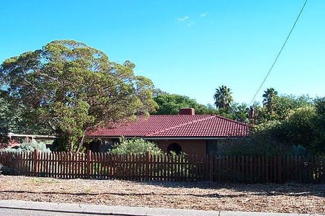 32 Mcnamara Dr, Thornlie, WA 6108