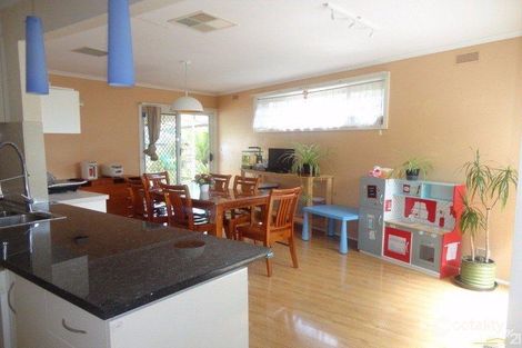 Property photo of 5 Essington Court Mulgrave VIC 3170