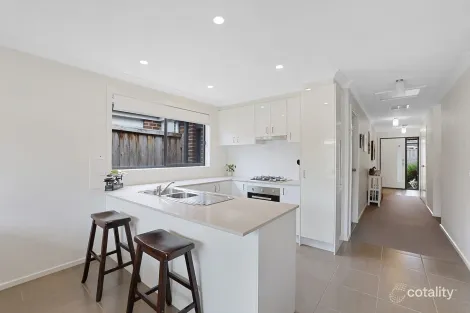 Property photo of 8/94 Lampard Road Drouin VIC 3818