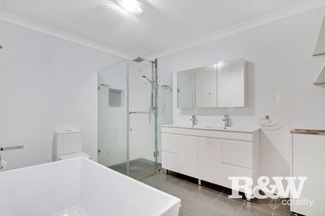 Property photo of 22 Lingayen Avenue Lethbridge Park NSW 2770