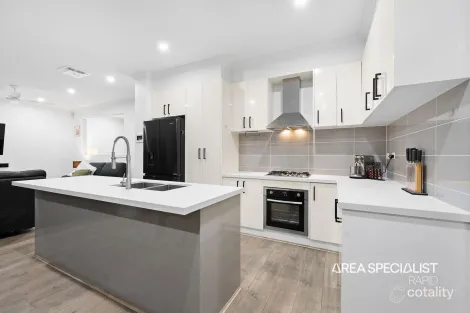 Property photo of 18/365 Pound Road Hampton Park VIC 3976