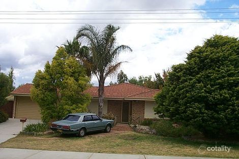 32 Strawberry Dr, Seville Grove, WA 6112