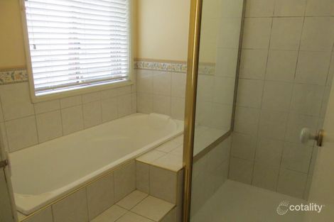 Property photo of 32 Nanworen Crescent Bell Park VIC 3215