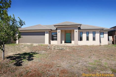 Property photo of 7 Coronation Street Taylors Hill VIC 3037