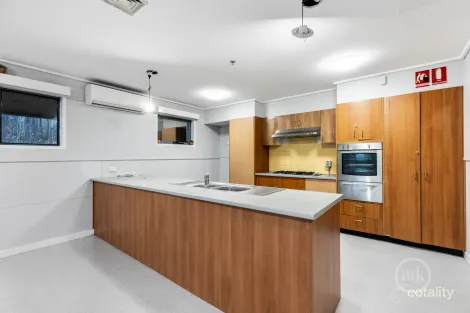 Property photo of 18 Henry Street Eltham VIC 3095