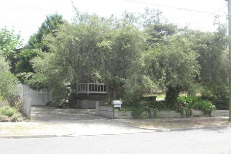 33 Oaklands Cres, Frankston, VIC 3199