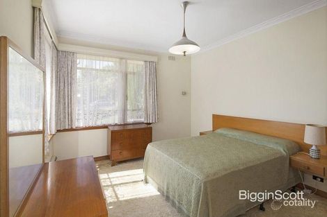 Property photo of 37 Cheviot Road Mount Waverley VIC 3149