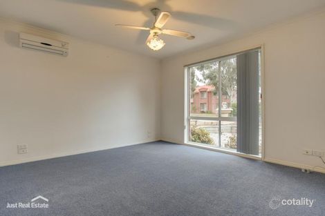 Property photo of 69 Tralee Circuit Narre Warren VIC 3805