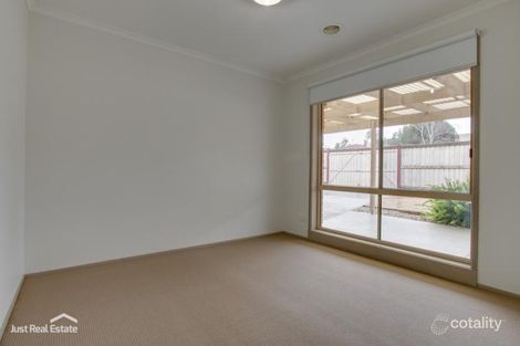Property photo of 2 Mondous Court Berwick VIC 3806