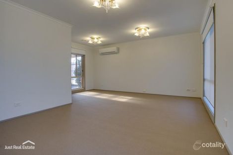 Property photo of 2 Mondous Court Berwick VIC 3806