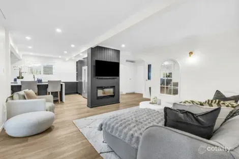 Property photo of 30 Rainbow Drive Mudgeeraba QLD 4213