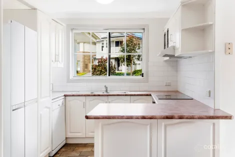 Property photo of 2/11 William Street Shellharbour NSW 2529