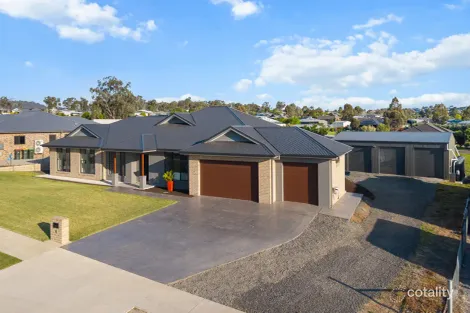 Property photo of 4 Potts Parade Moore Creek NSW 2340
