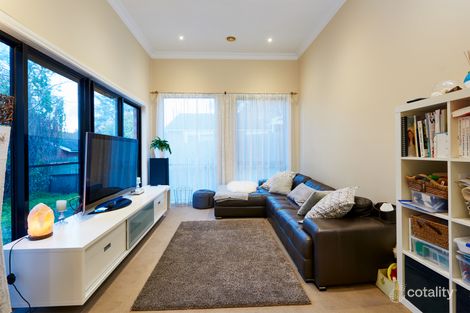 Property photo of 2/214 Stephensons Road Mount Waverley VIC 3149