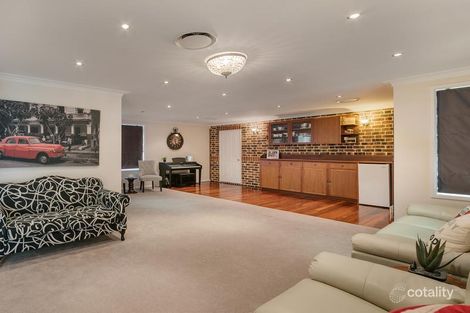 Property photo of 18 Pinaroo Crescent Bradbury NSW 2560