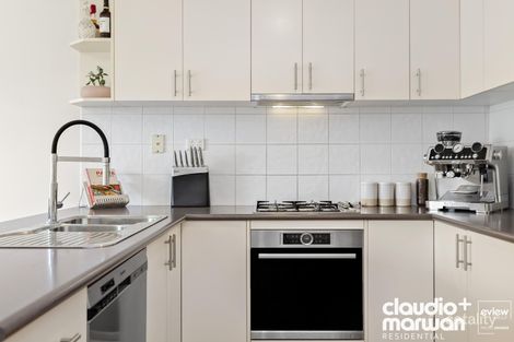 Property photo of 2/28 Quick Street Pascoe Vale VIC 3044