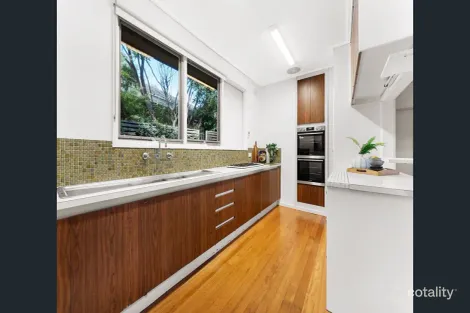 Property photo of 5 Wicking Court Blackburn South VIC 3130