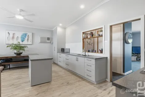 Property photo of 21 Garnet Avenue Wangaratta VIC 3677