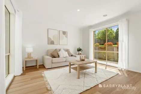 Property photo of 2 Woods Point Drive Beaconsfield VIC 3807