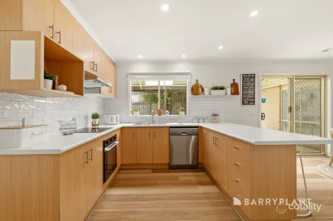 Property photo of 2 Woods Point Drive Beaconsfield VIC 3807