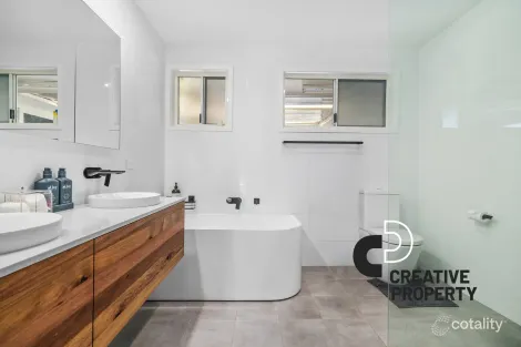 Property photo of 178 Aries Way Elermore Vale NSW 2287