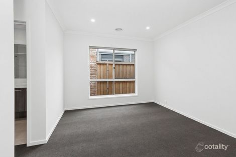 Property photo of 18 Dobell Street Mount Duneed VIC 3217