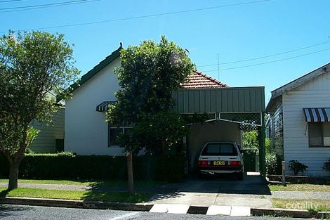 6 Oliver St, Hamilton, NSW 2303