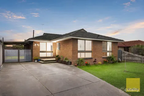 42 SWANSEA PDE, ST ALBANS, VIC 3021